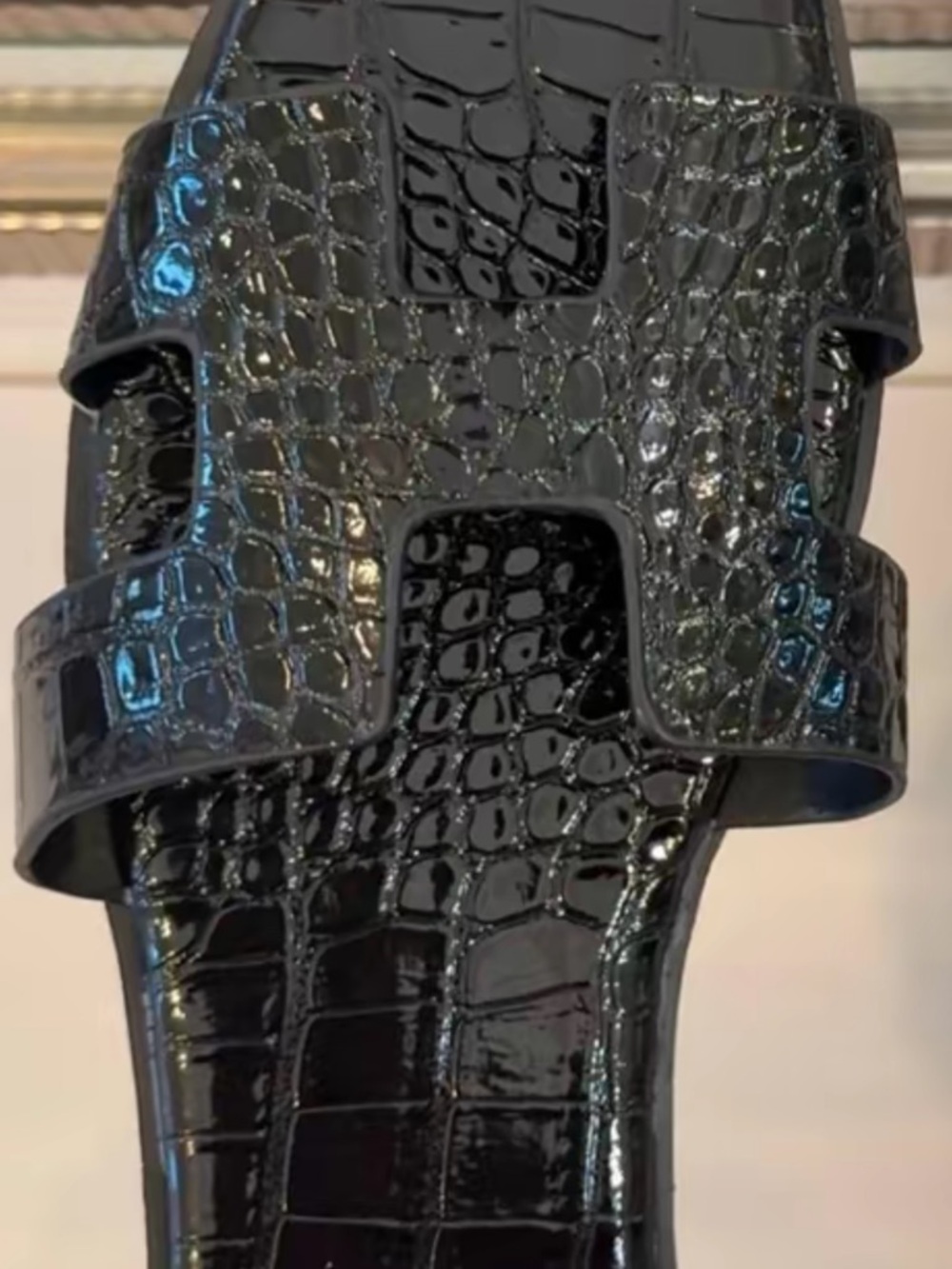 NWOT-Black Croc-Embossed Patent Slide